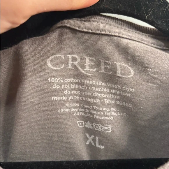 Creed Summer of 99 Concert Charcoal Tee with Gold Graphic - Picture 2 of 5